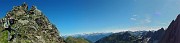 35 Vista a nord verso Valtellina ed Alpi